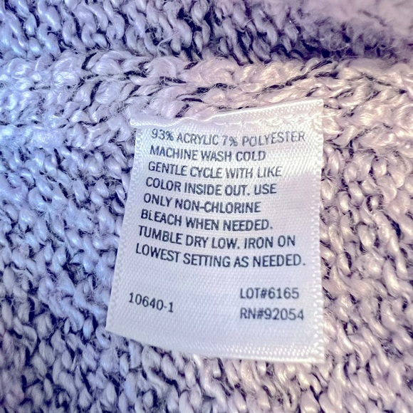 St. John’s Bay Sweater **Final Price Unless Bundled w/ 2+ Items** - Picture 4 of 7